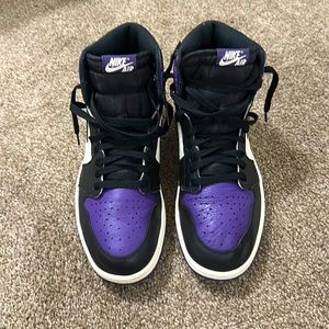 Air Jordan 1 basketball shoe